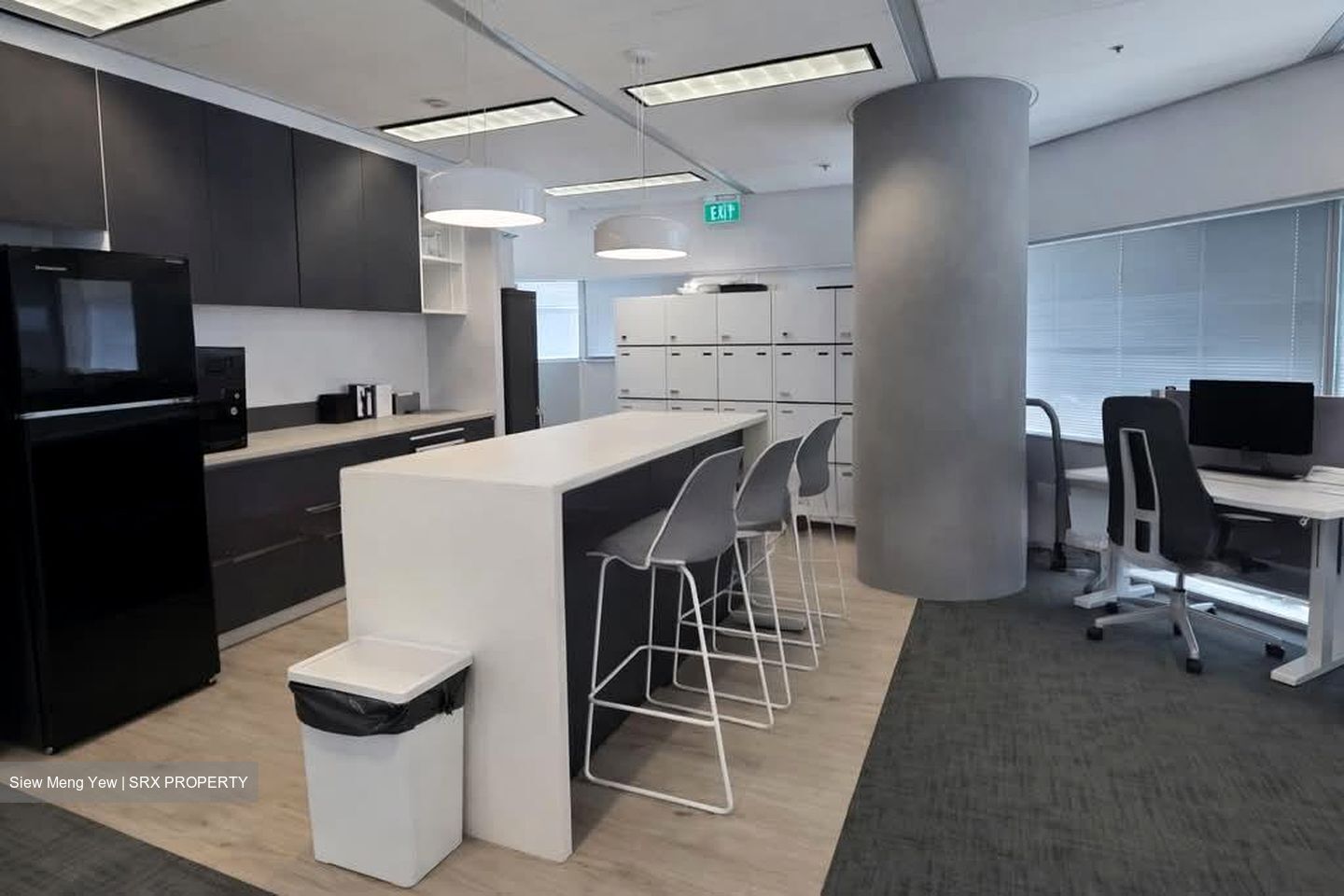 Gateway East (D7), Office #546354071